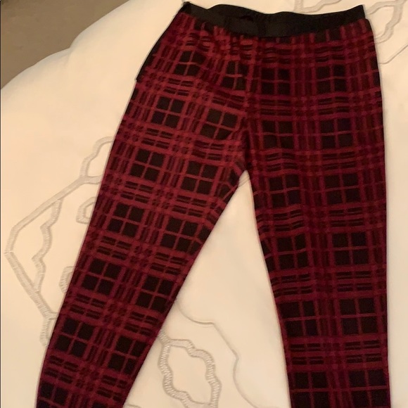 Romeo and Juliet Couture red/black plaid leggings - Picture 1 of 6